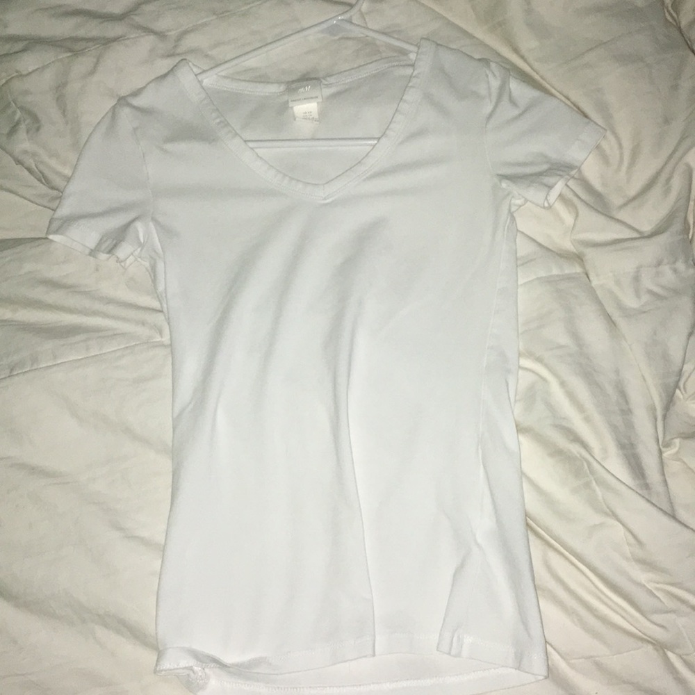 basic H&M white tshirt